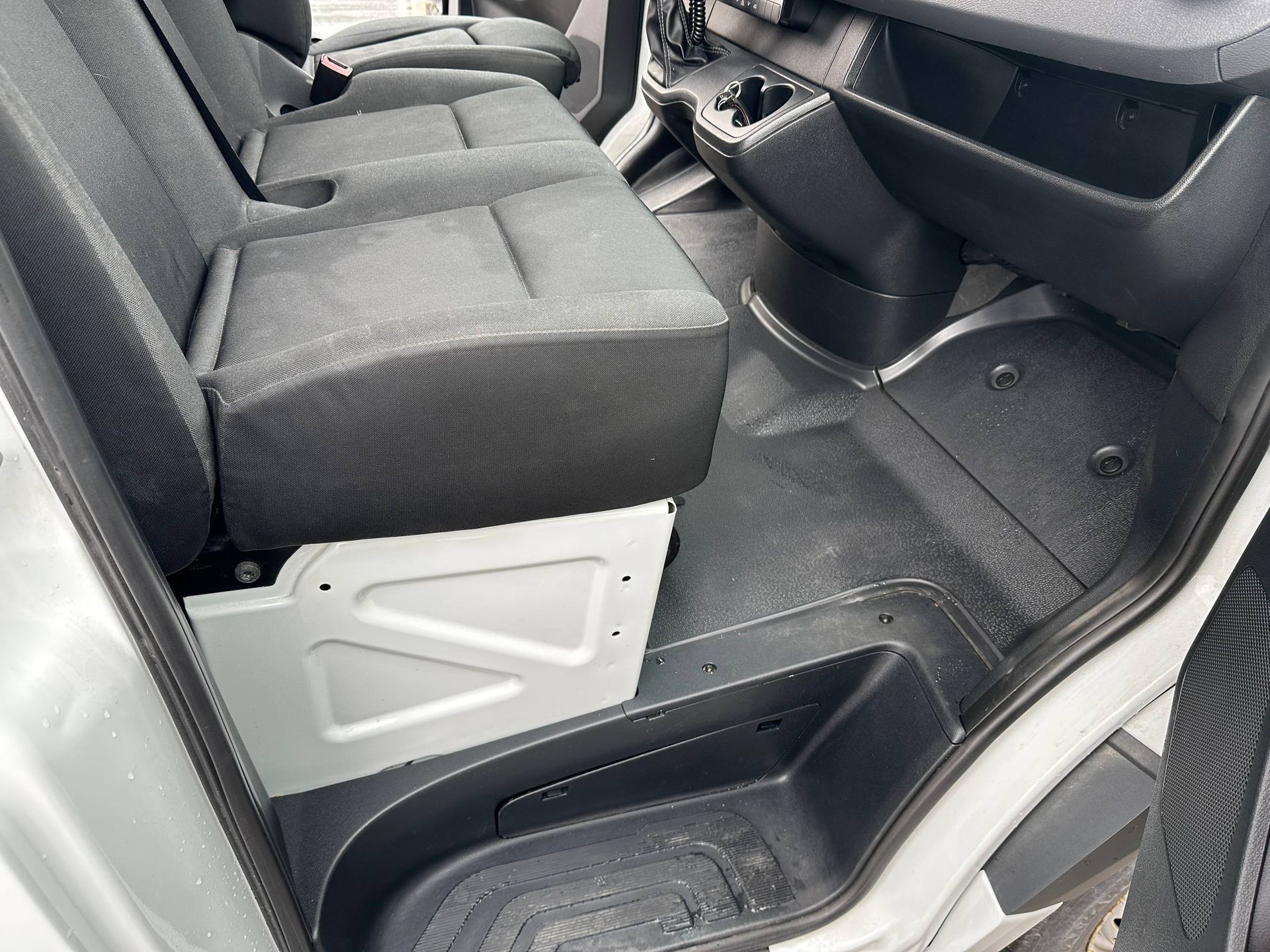 Mercedes-Benz Sprinter photo 9