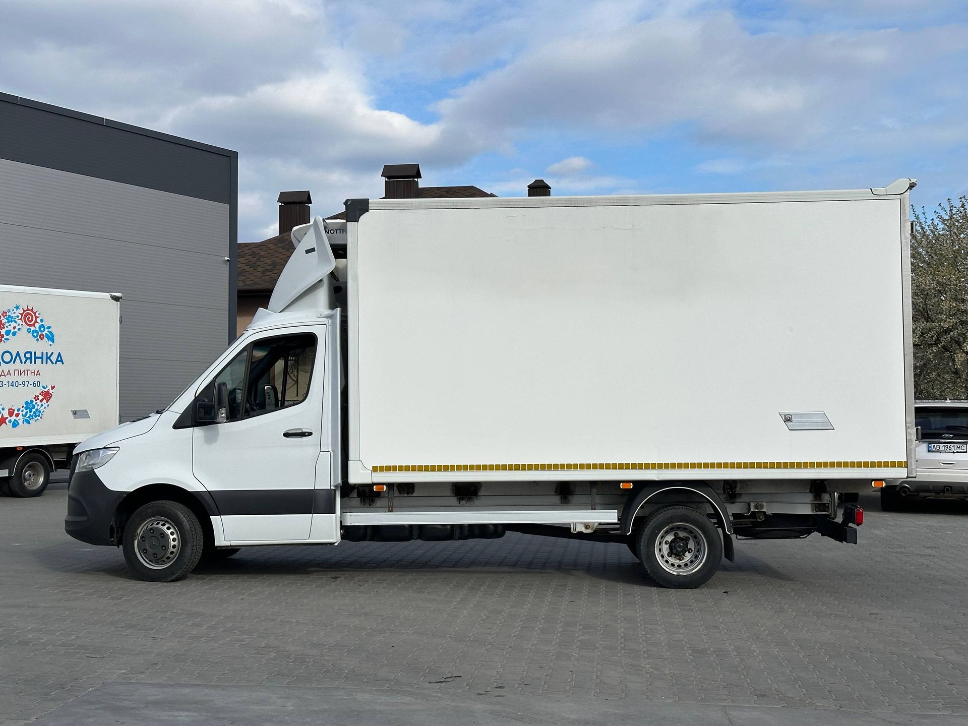Mercedes-Benz Sprinter photo 2
