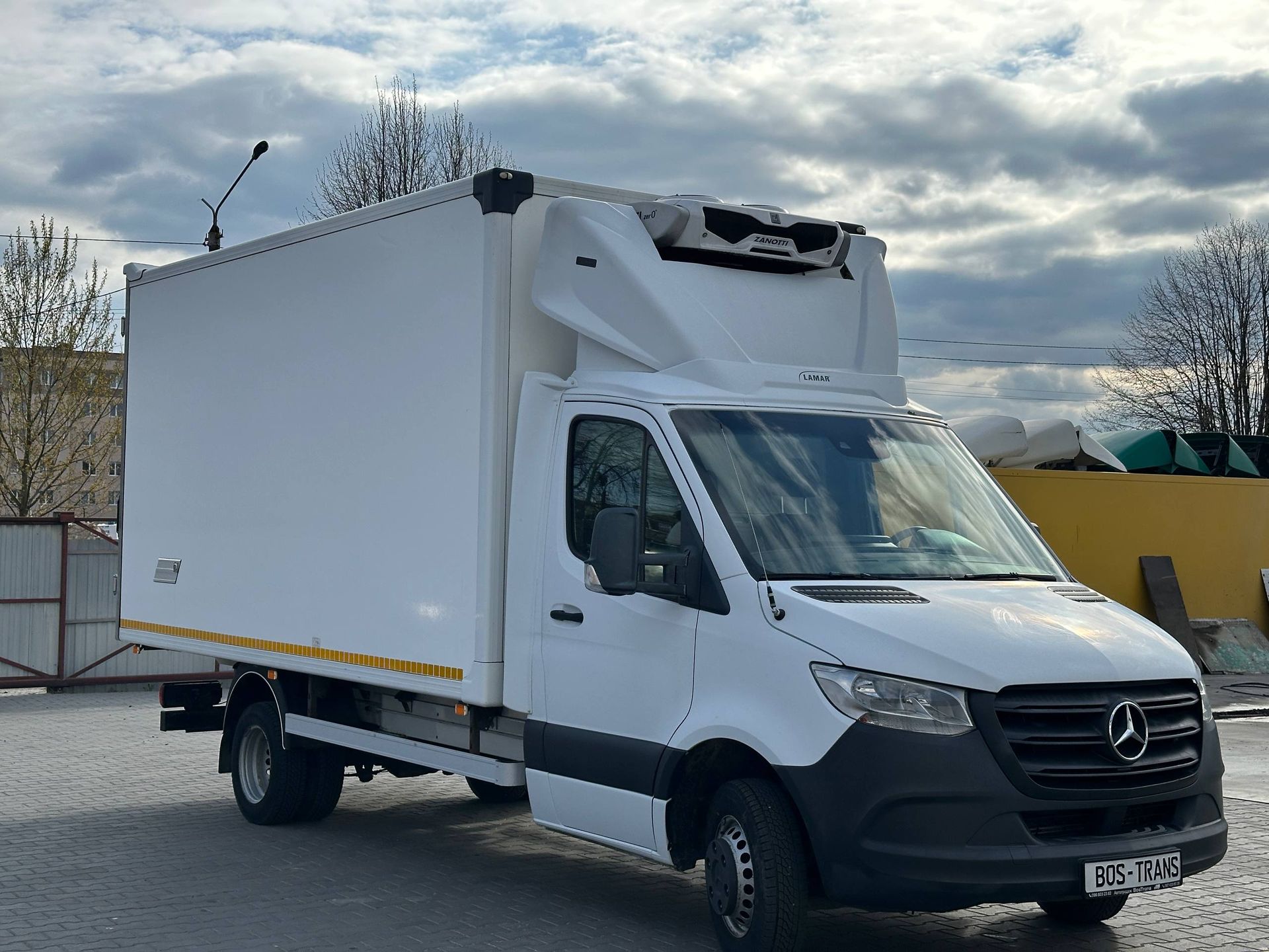 Mercedes-Benz Sprinter photo 5
