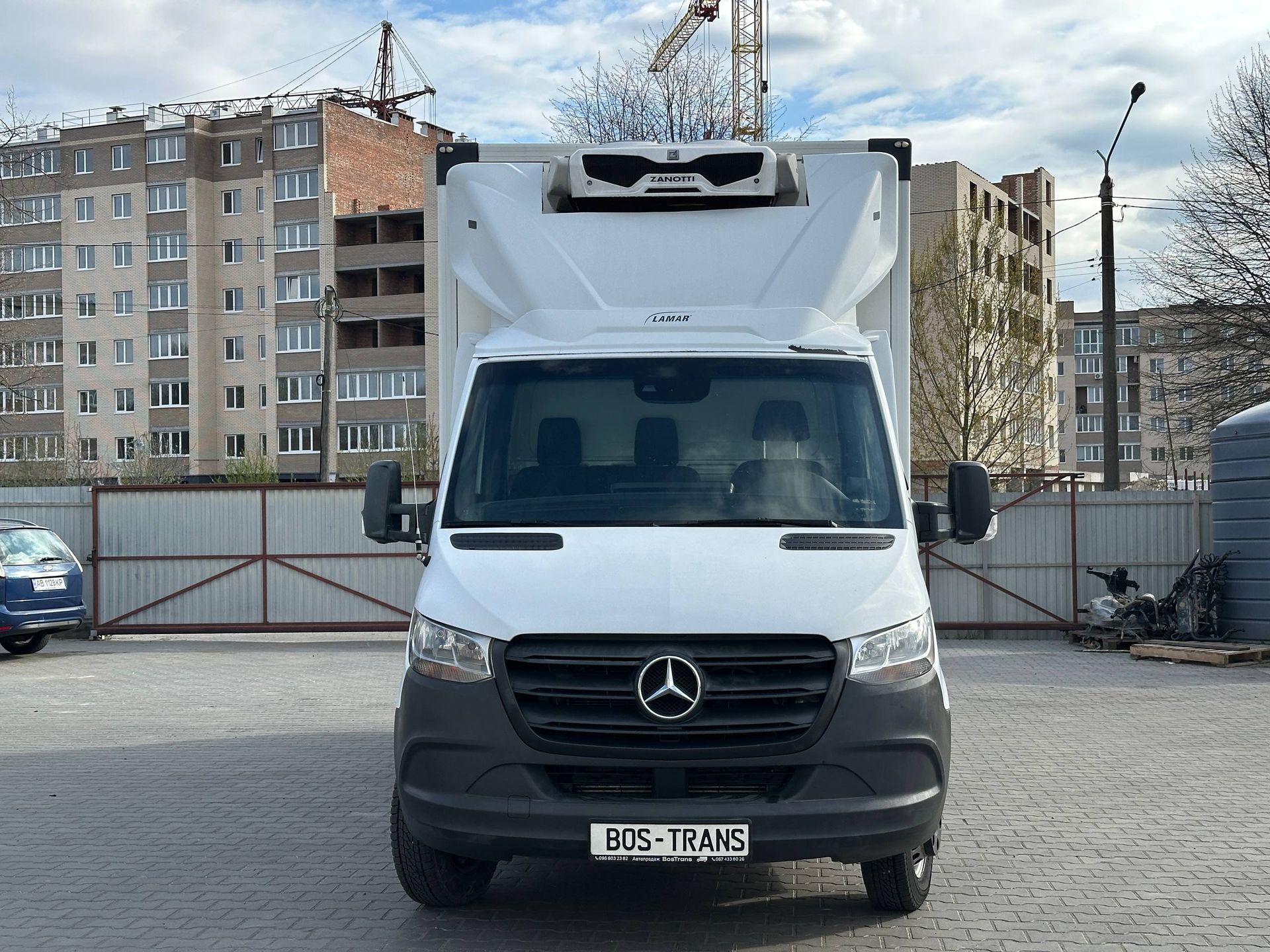 Mercedes-Benz Sprinter photo 6