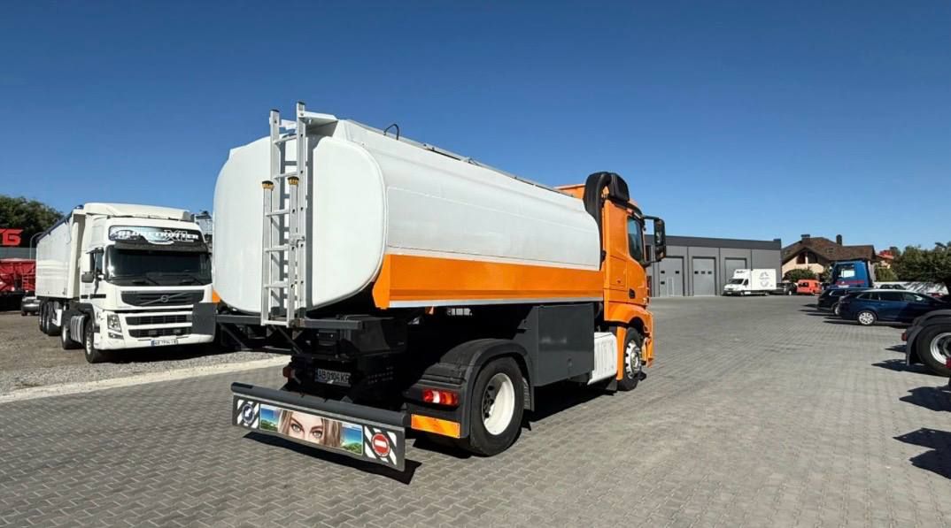 Mercedes-Benz Actros photo 3