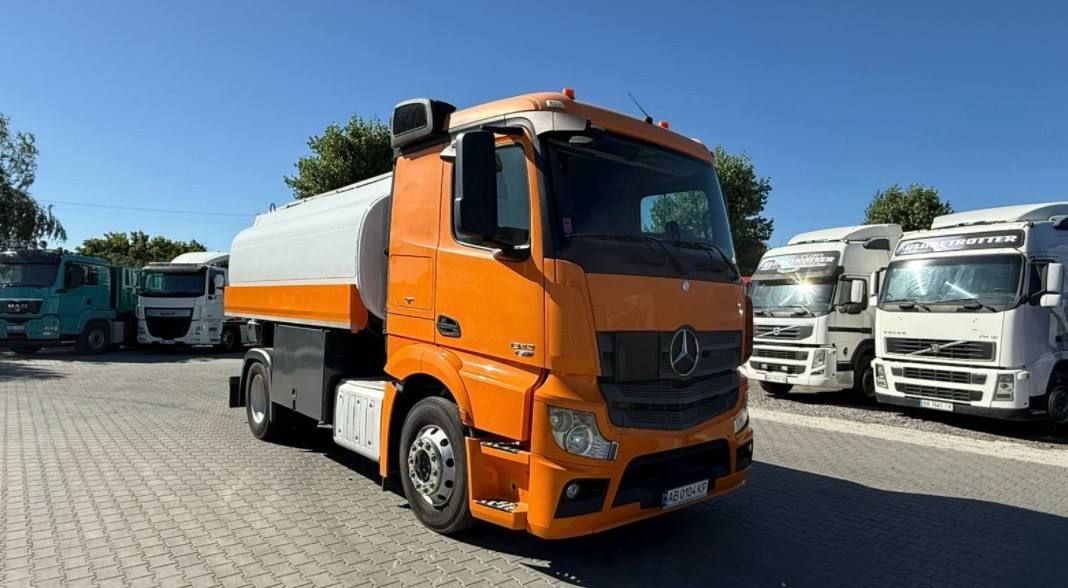 Mercedes-Benz Actros photo 4