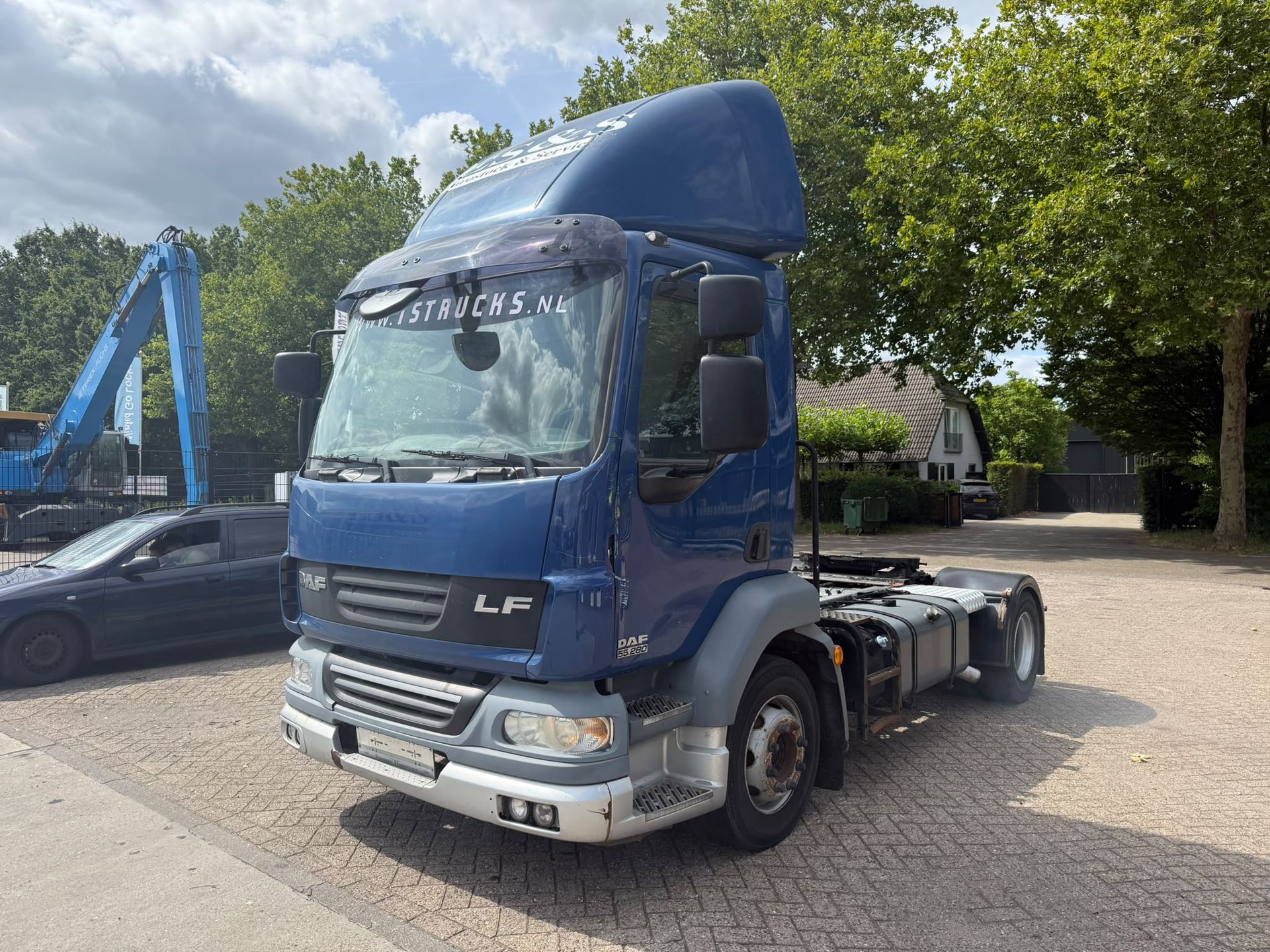 DAF LF photo 2