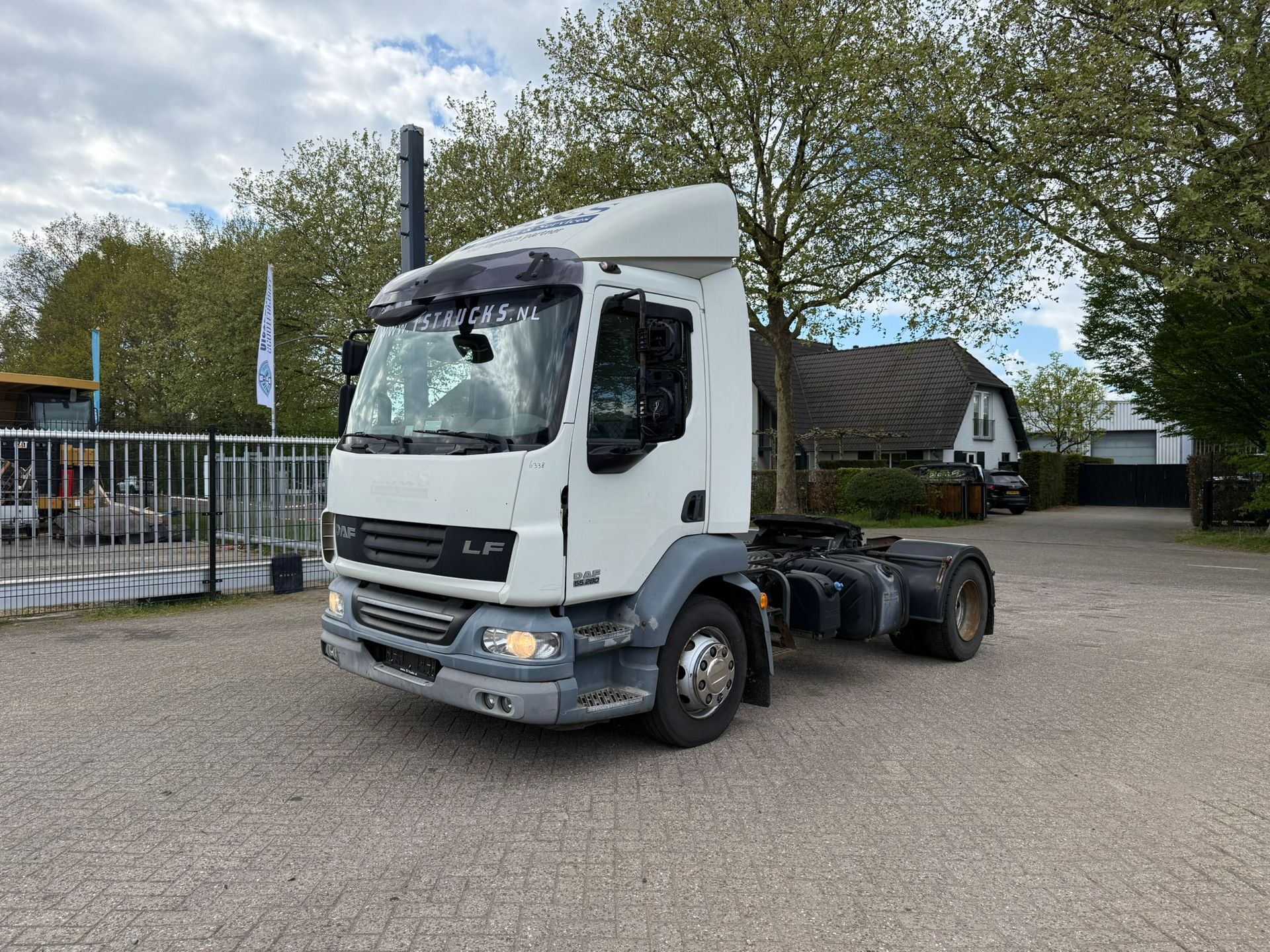DAF LF photo 2