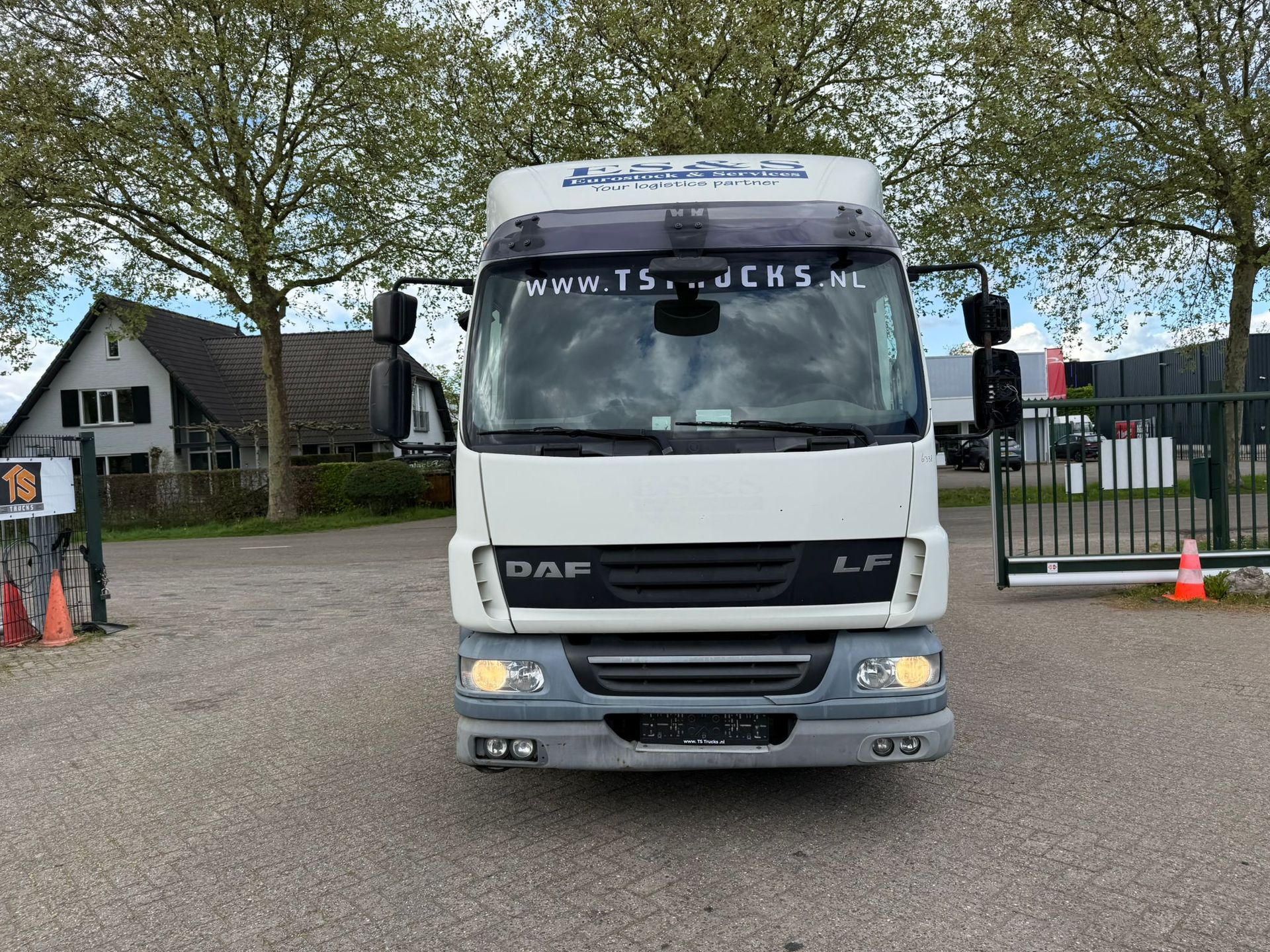 DAF LF photo 3
