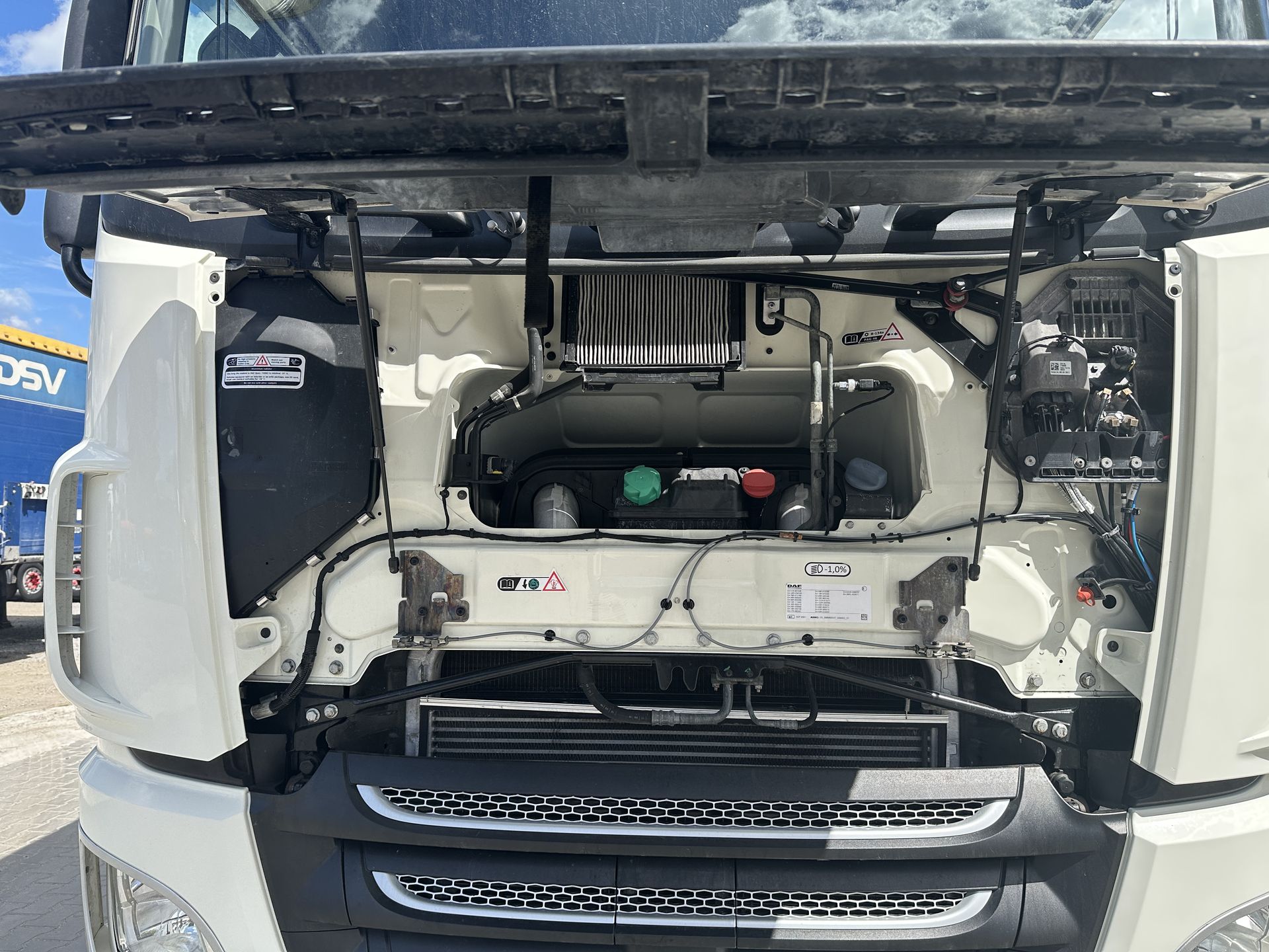 DAF XF photo 9