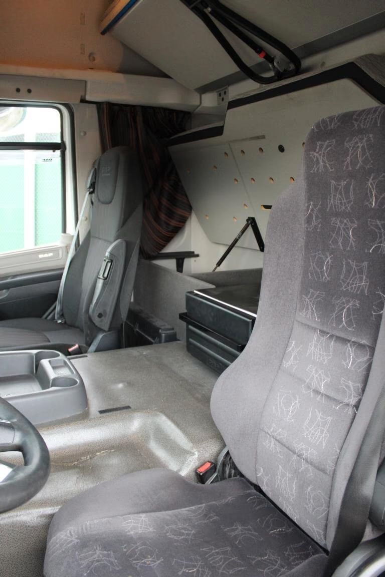 DAF CF photo 8